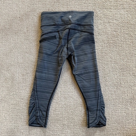 Lululemon Top Speed Crop - Picture 3 of 12